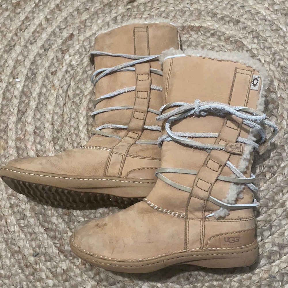 UGG Catalina boot size 5- fits like a 5.5-6